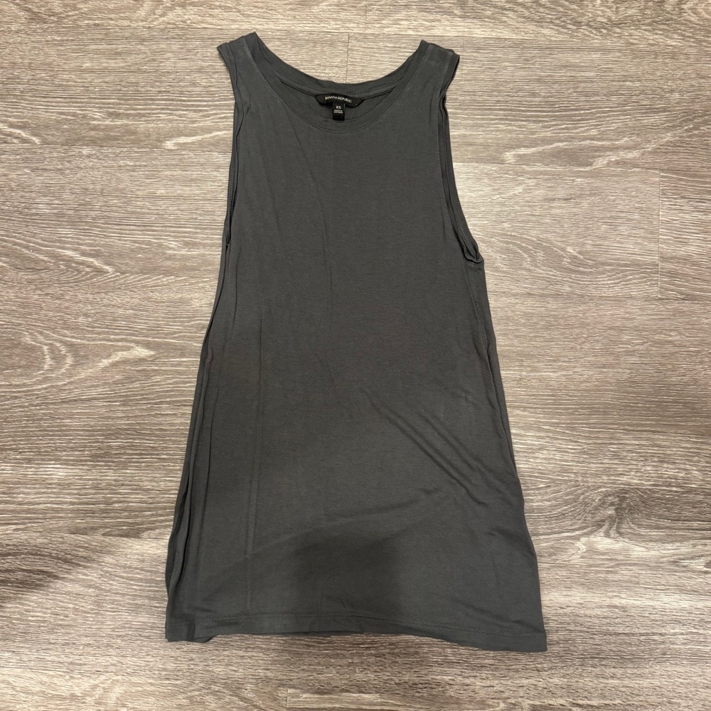 Banana Republic Crew Neck Tank Black/Gray XS